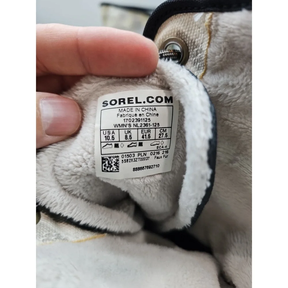 Sorel Winter Snow Boots Camo Womens Size 10.5‎ NL2361-125 White Black Waterproof